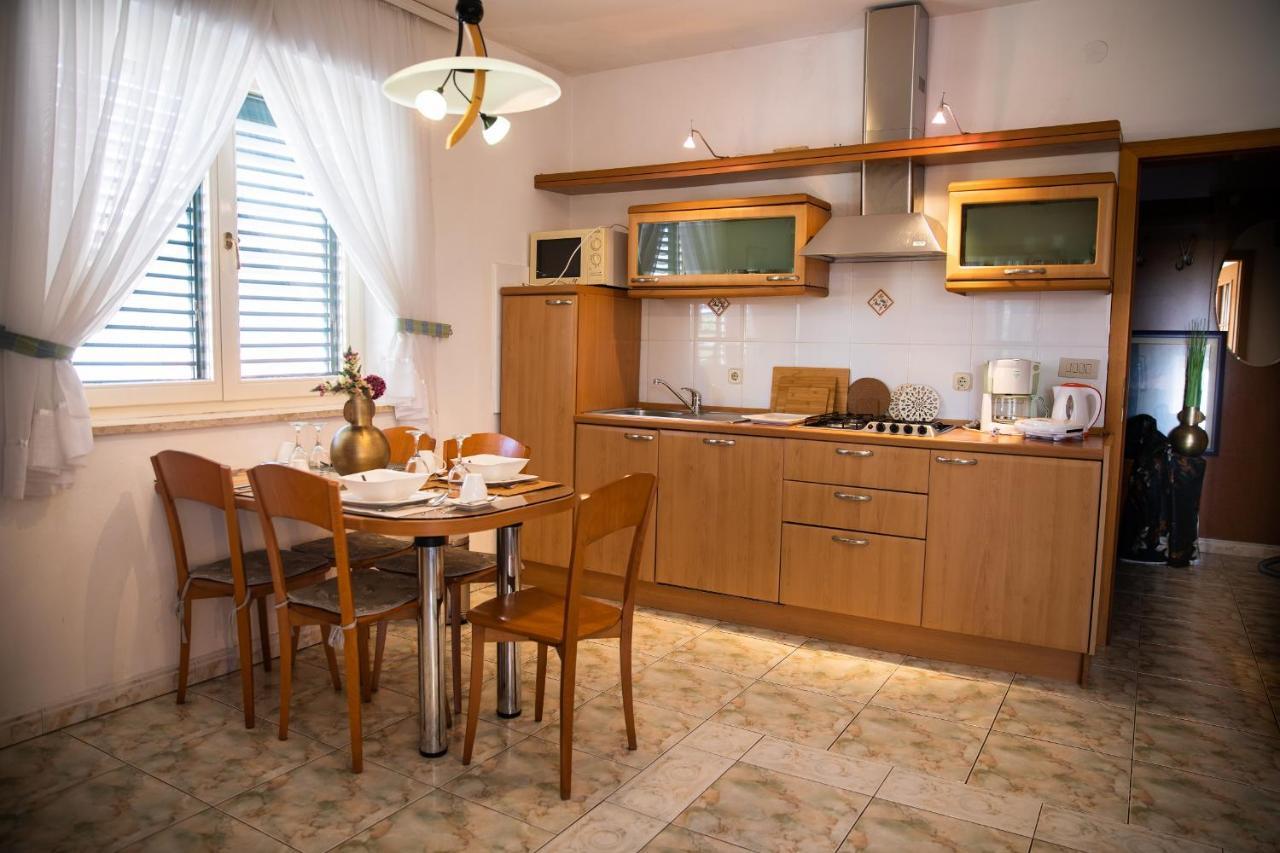Villa Mareonda - Apartments Sussurro Rovinj Eksteriør billede