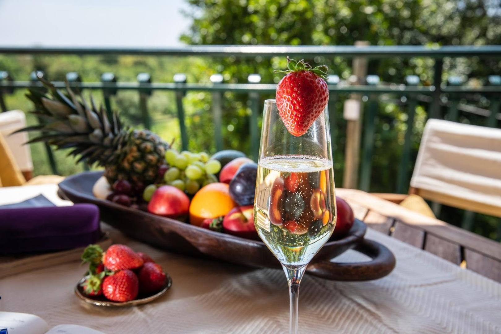 Villa Mareonda - Apartments Sussurro Rovinj Eksteriør billede